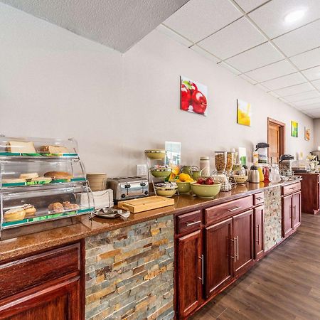 Quality Inn & Suites Vandalia Near I-70 And Hwy 51 Extérieur photo