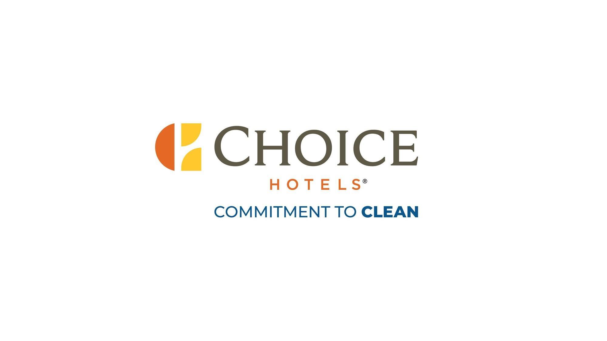 Quality Inn & Suites Vandalia Near I-70 And Hwy 51 Extérieur photo