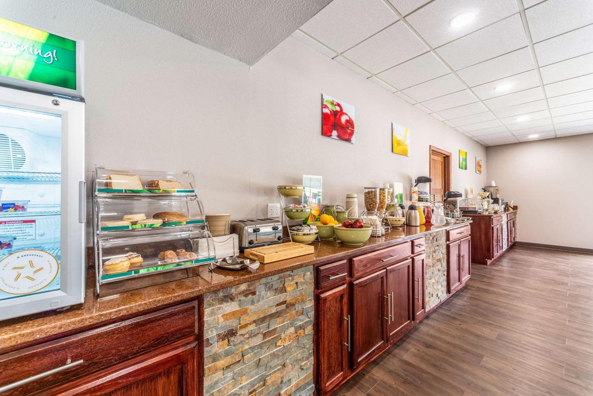 Quality Inn & Suites Vandalia Near I-70 And Hwy 51 Extérieur photo