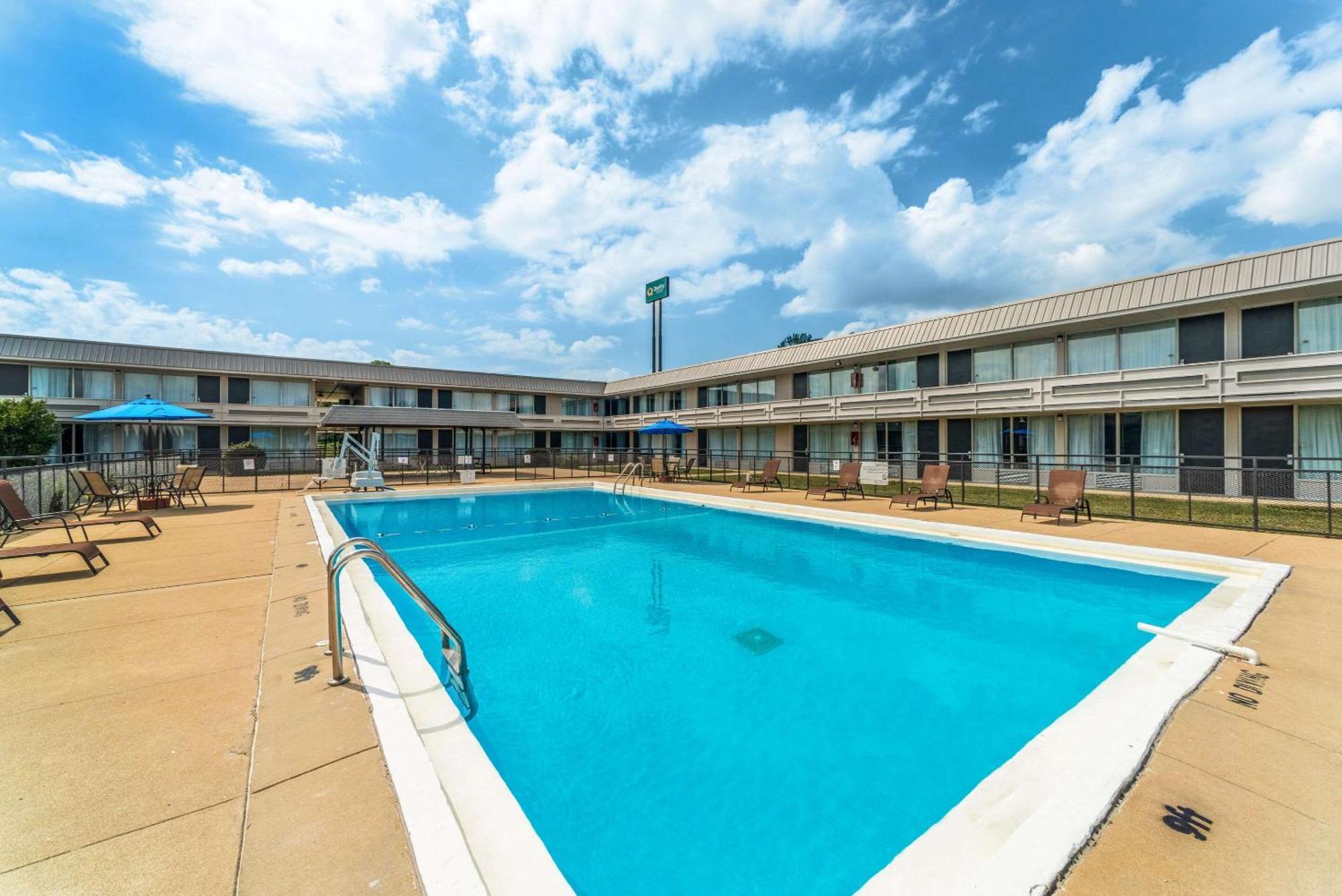 Quality Inn & Suites Vandalia Near I-70 And Hwy 51 Extérieur photo