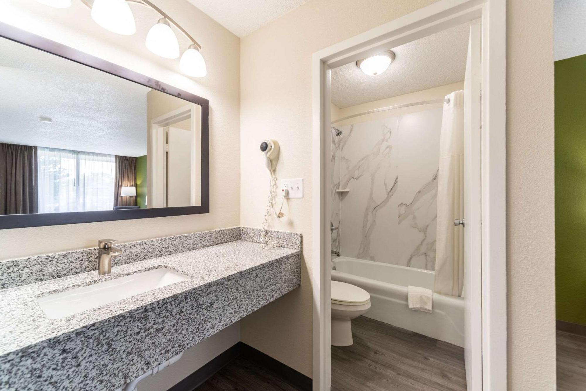 Quality Inn & Suites Vandalia Near I-70 And Hwy 51 Extérieur photo