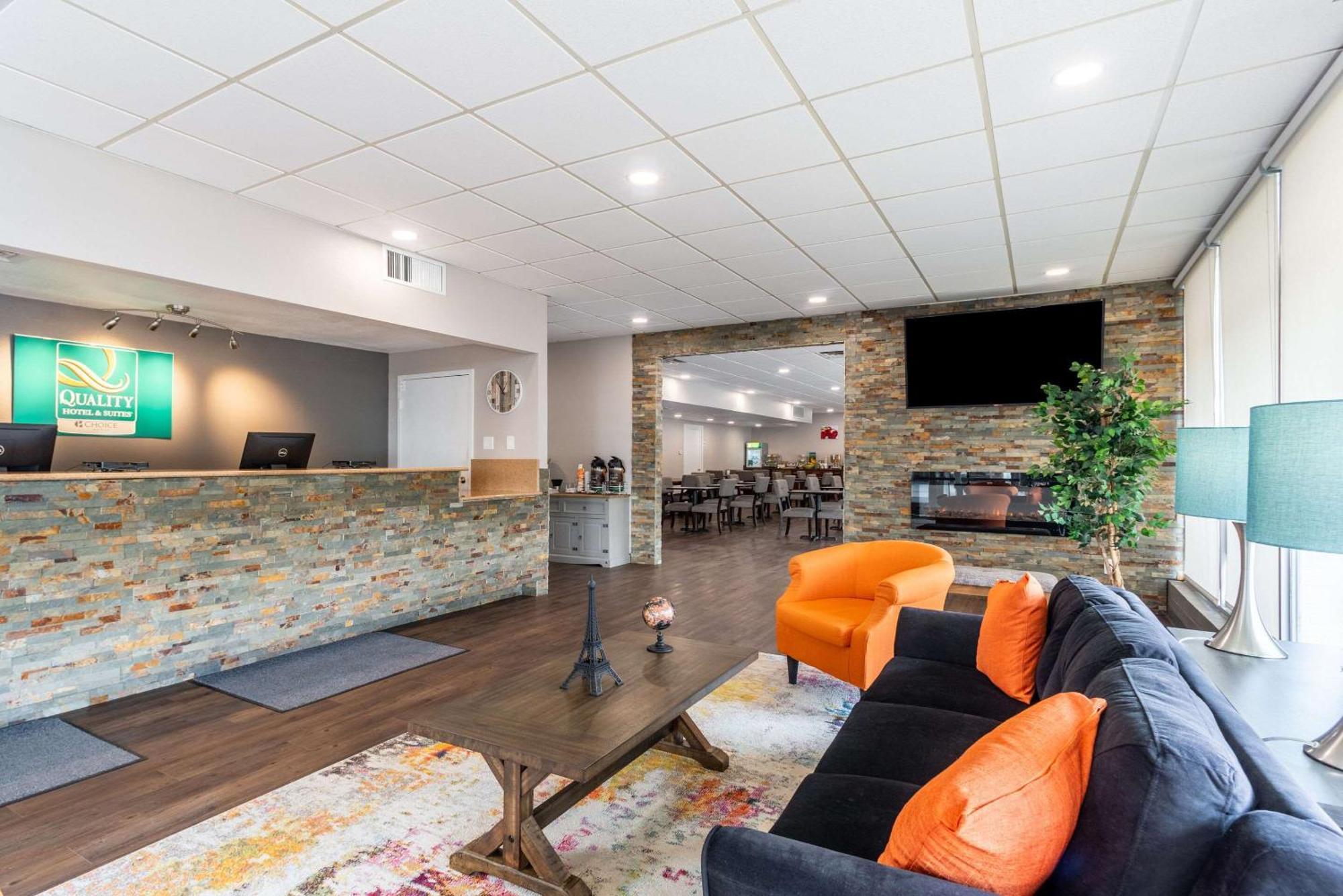 Quality Inn & Suites Vandalia Near I-70 And Hwy 51 Extérieur photo