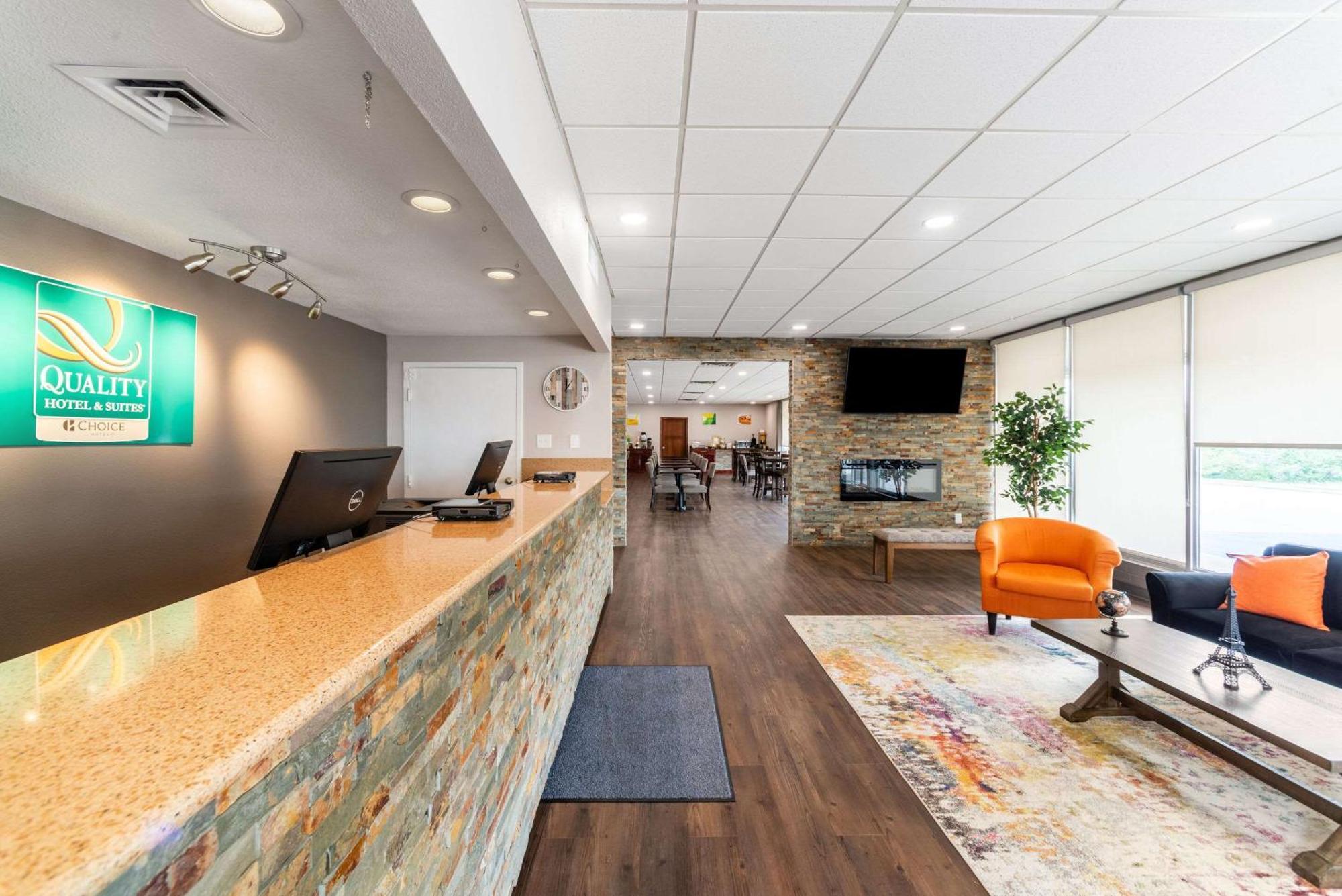 Quality Inn & Suites Vandalia Near I-70 And Hwy 51 Extérieur photo