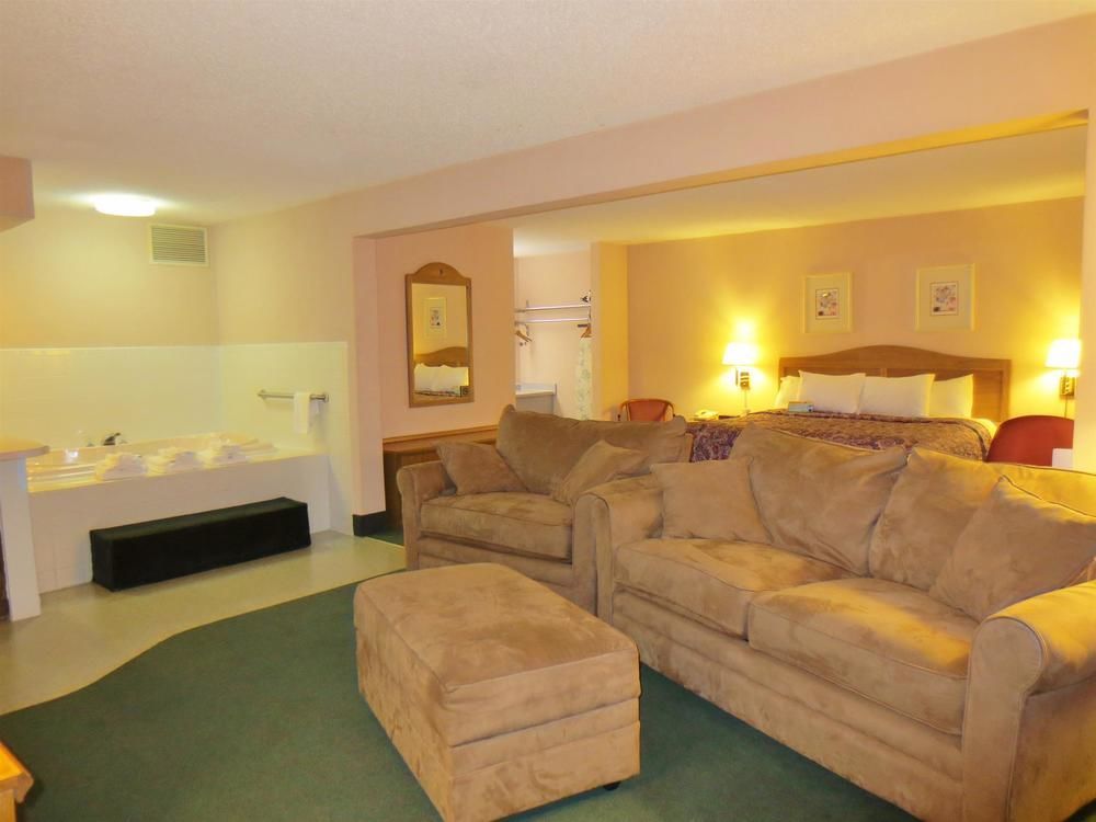 Quality Inn & Suites Vandalia Near I-70 And Hwy 51 Extérieur photo