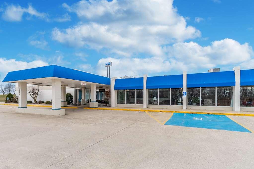 Quality Inn & Suites Vandalia Near I-70 And Hwy 51 Extérieur photo